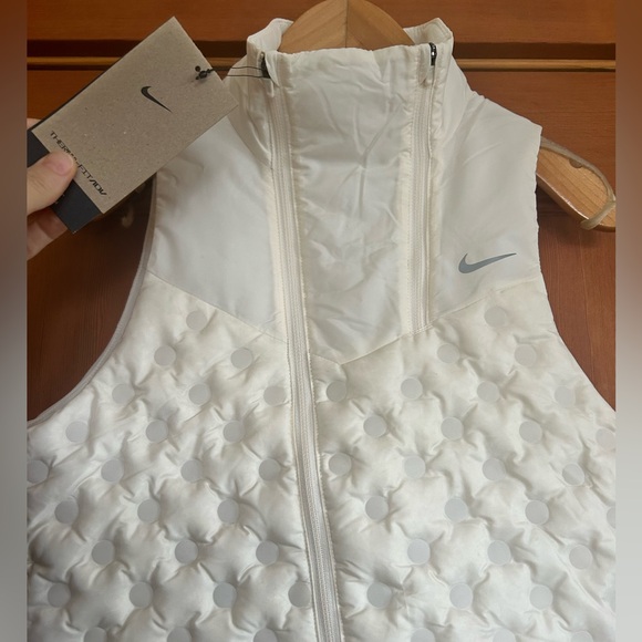 Nike Women's Therma-FIT ADV Repel Aeroloft Vest NWT - Picture 7 of 14